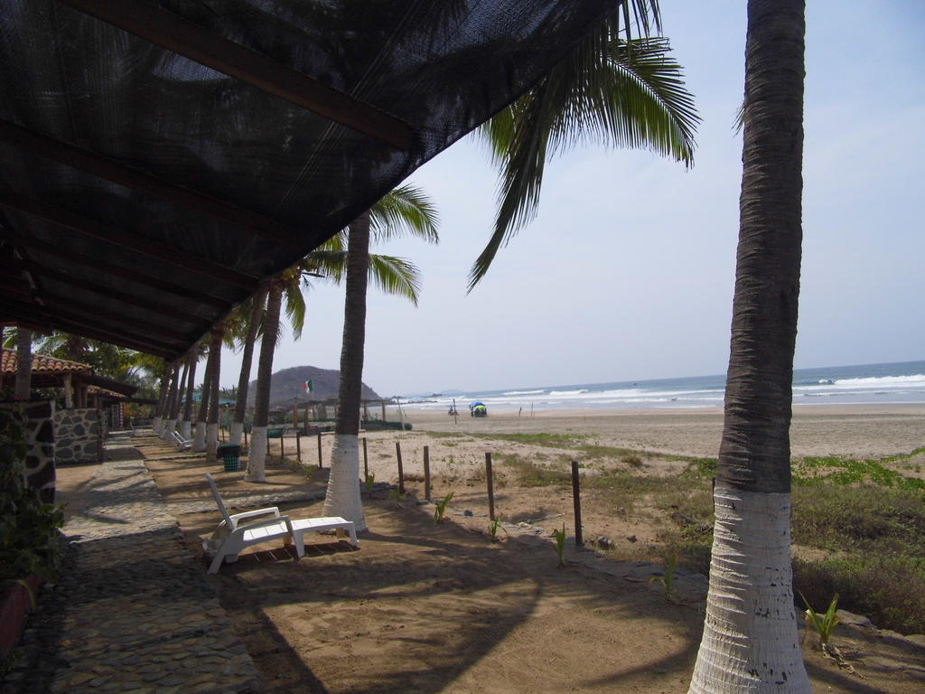 Roberto's Bistro Hotel Troncones Exterior foto